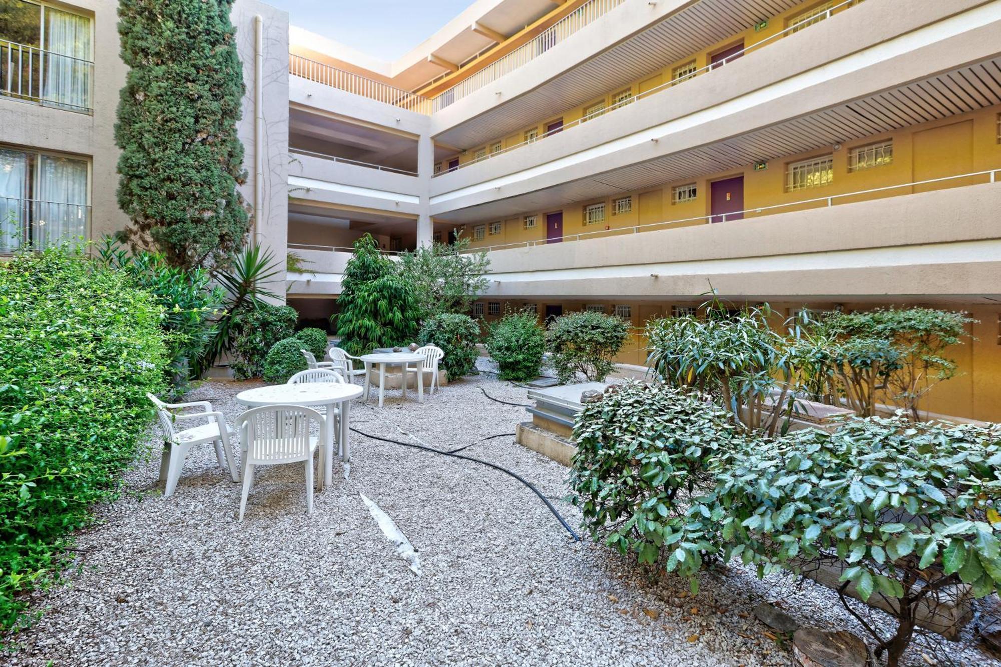 Residence Pierre & Vacances Bandol Port Esterno foto